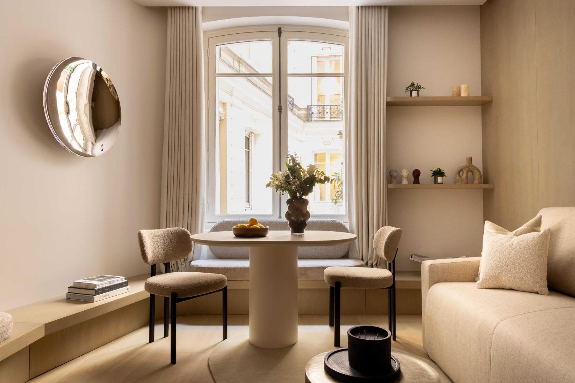 Luxurious Madeleine - Saint Honore Apartment Paris