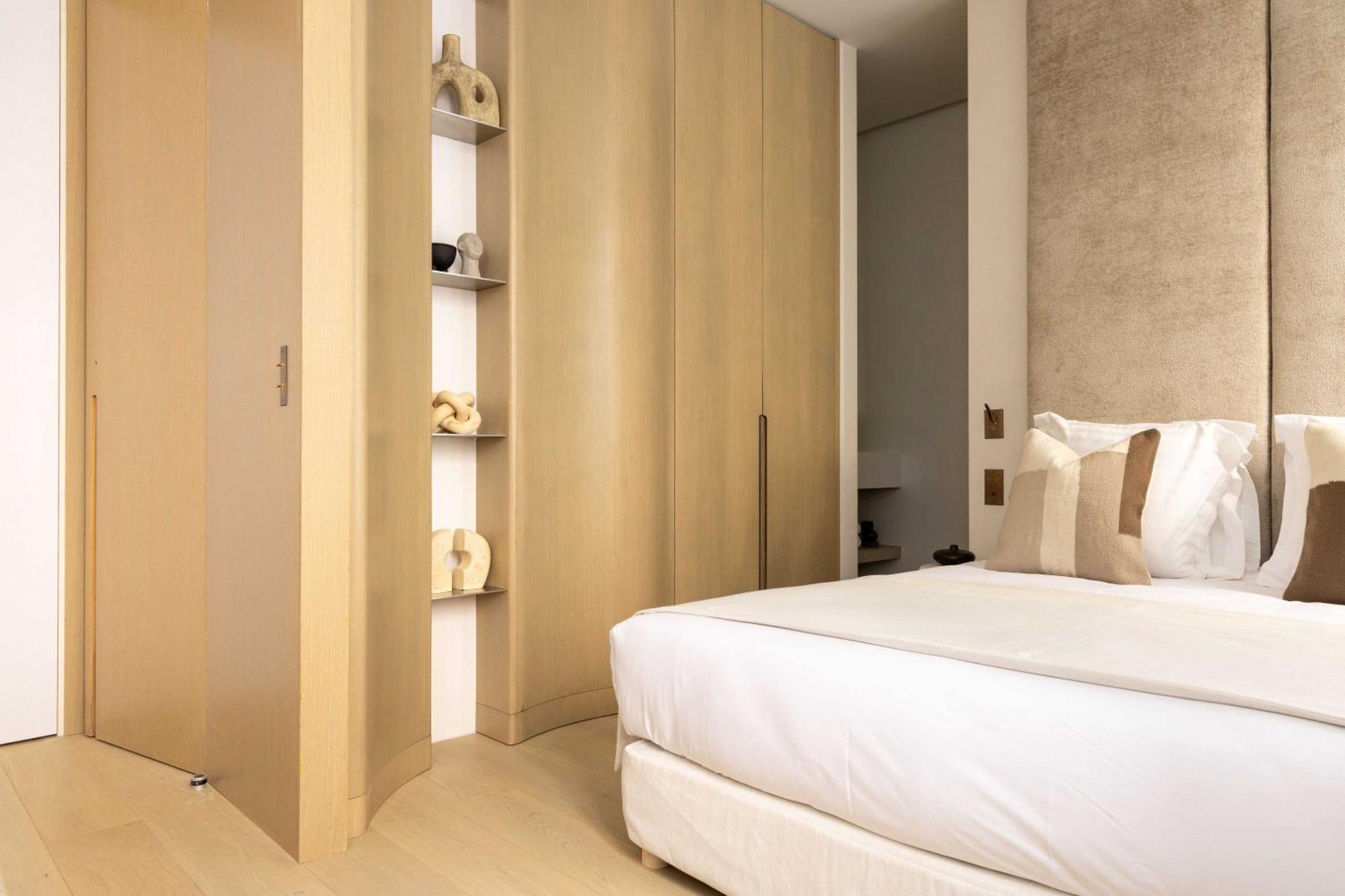 Luxurious Madeleine - Saint Honore Apartment Paris