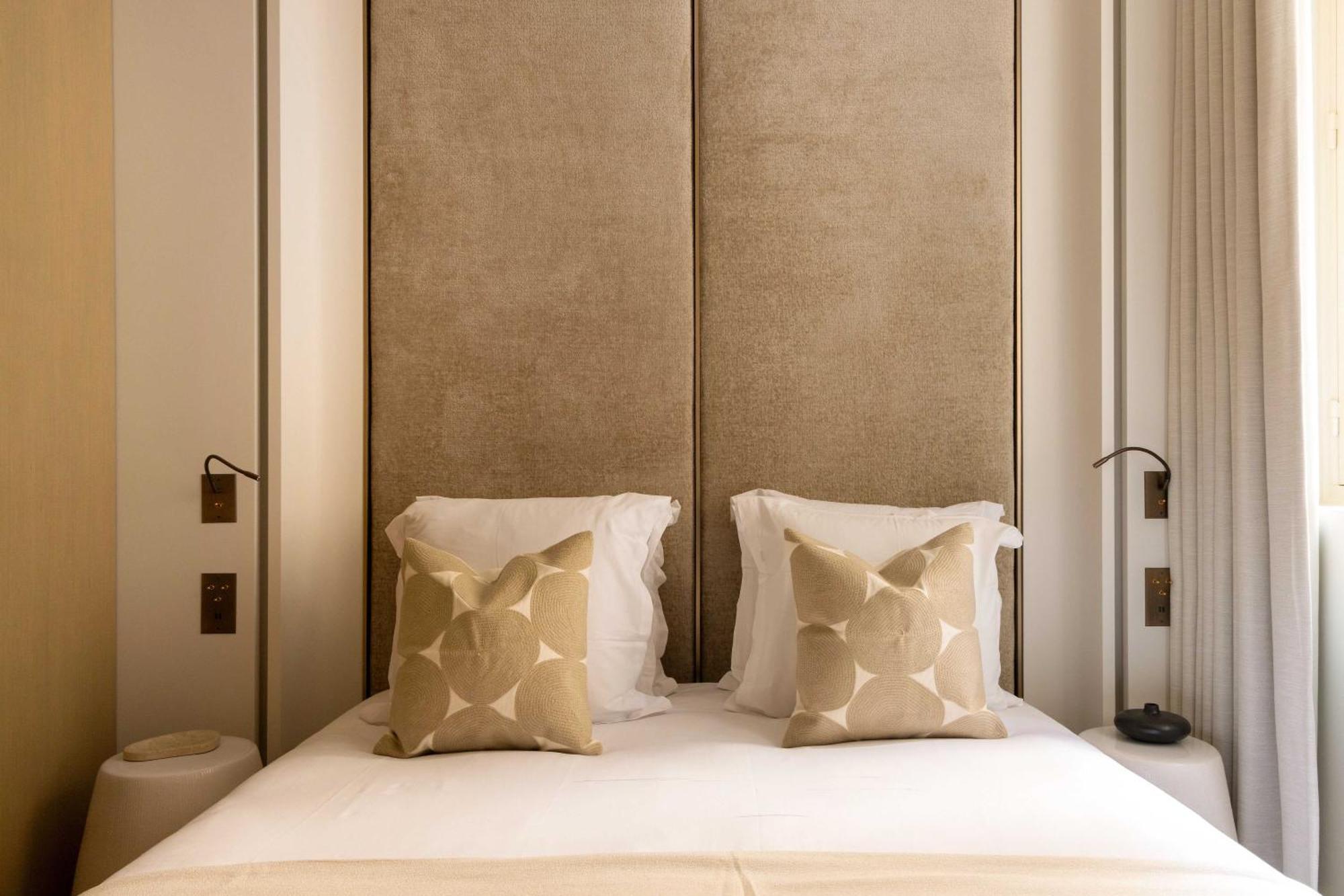 Luxurious Madeleine - Saint Honore Apartment Paris