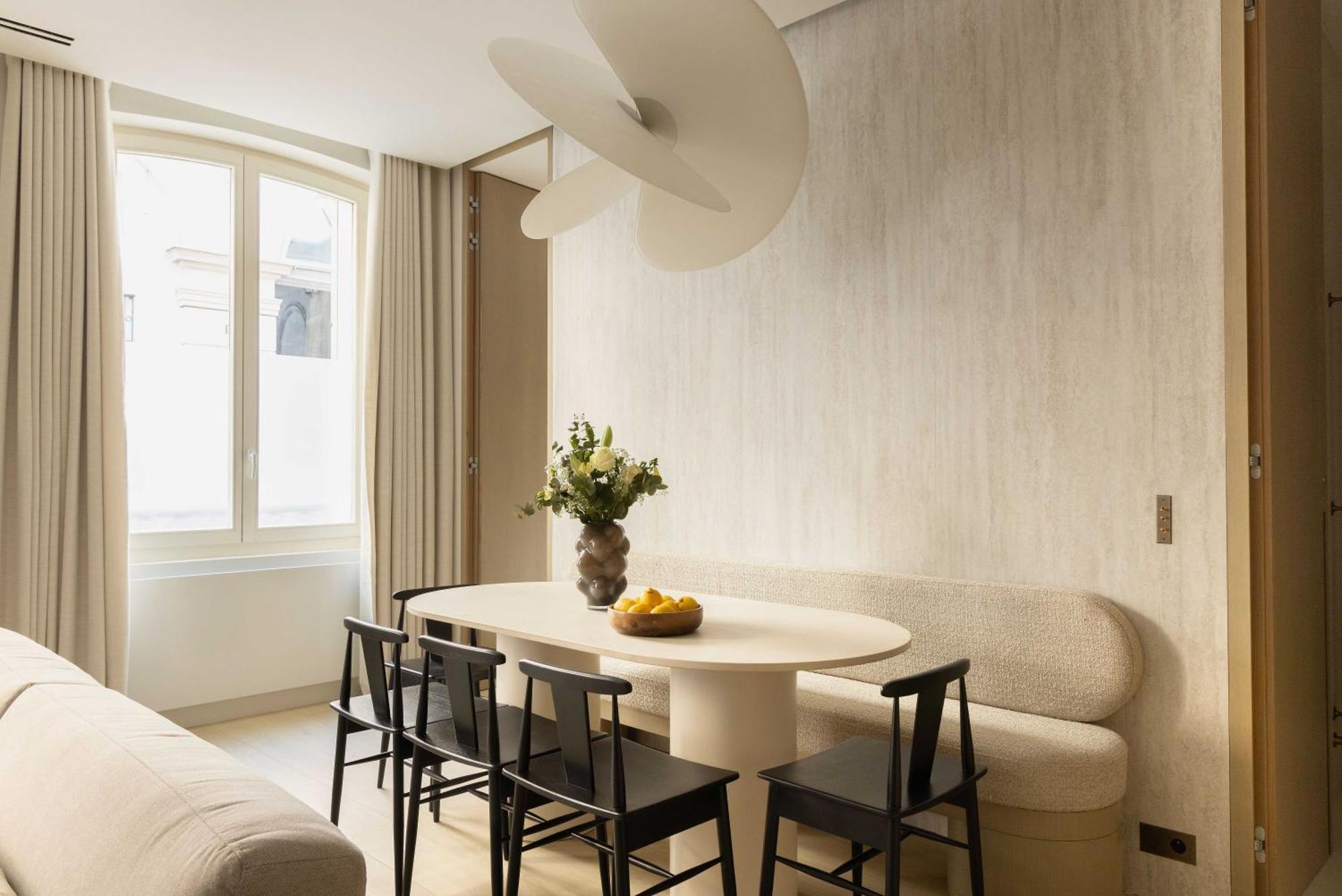 Luxurious Madeleine - Saint Honore Apartment Paris
