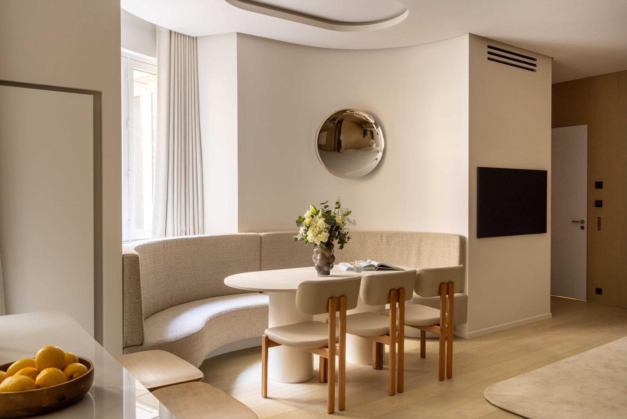 Luxurious Madeleine - Saint Honore